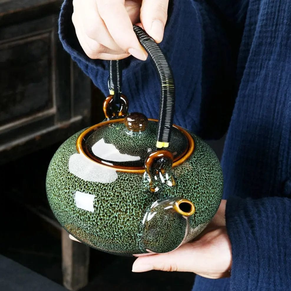 Beautiful Chinese Porcelain Teapot Round 700 ml