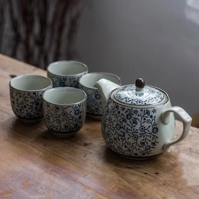 Chinese Porcelain Teaset Small Flowers 480 ml