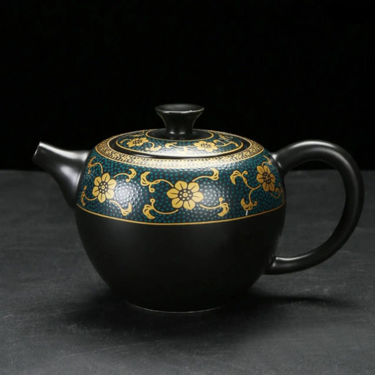 High-Quality Chinese Black and Gold Tea Set
