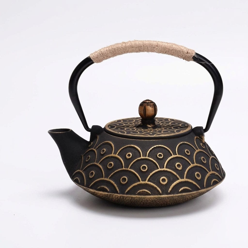Japanese Flat Cast Iron Teapot 900 ml with Circle Pattern